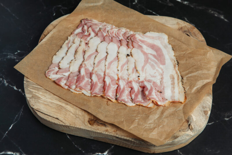 Uzený bok s pepřem 160g